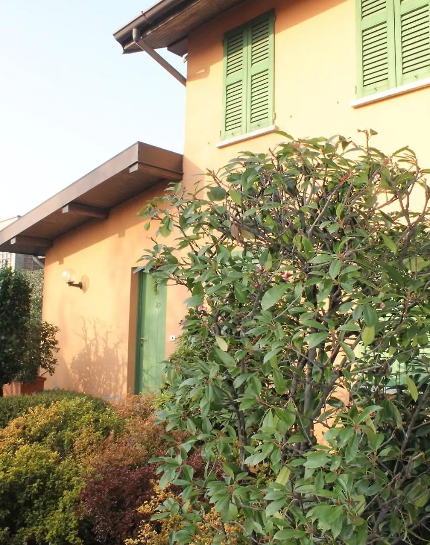 Albergo La Scaletta Cantù 3*,