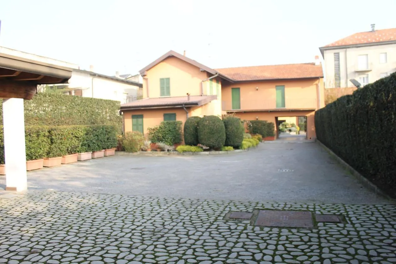 Albergo La Scaletta Cantù 3*,