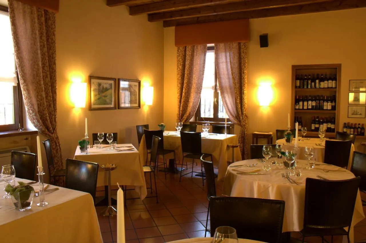 *** Hotel Albergo La Scaletta Cantù Itália